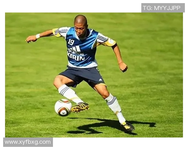 昔日足球明星青涩时光的珍贵照片回顾与分享