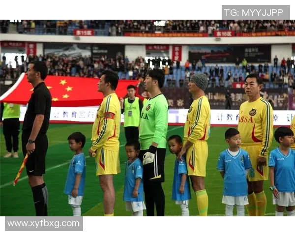 上海足球明星签名会盛大举行球迷热情参与共庆足球文化盛宴